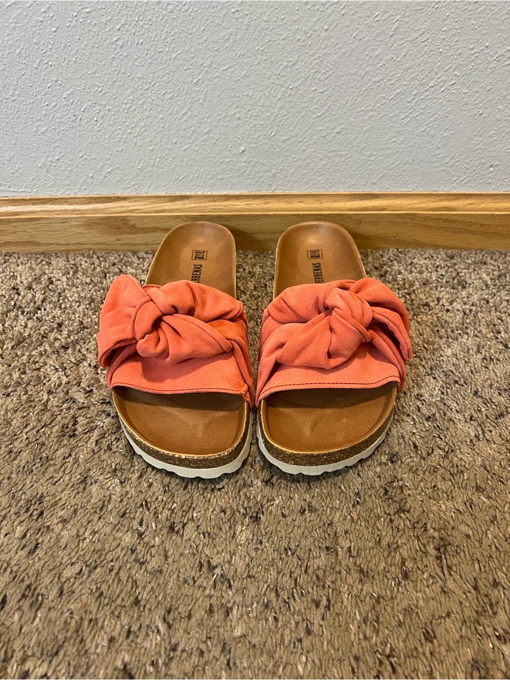 Verbenas Coral Knotted Slide Sandals